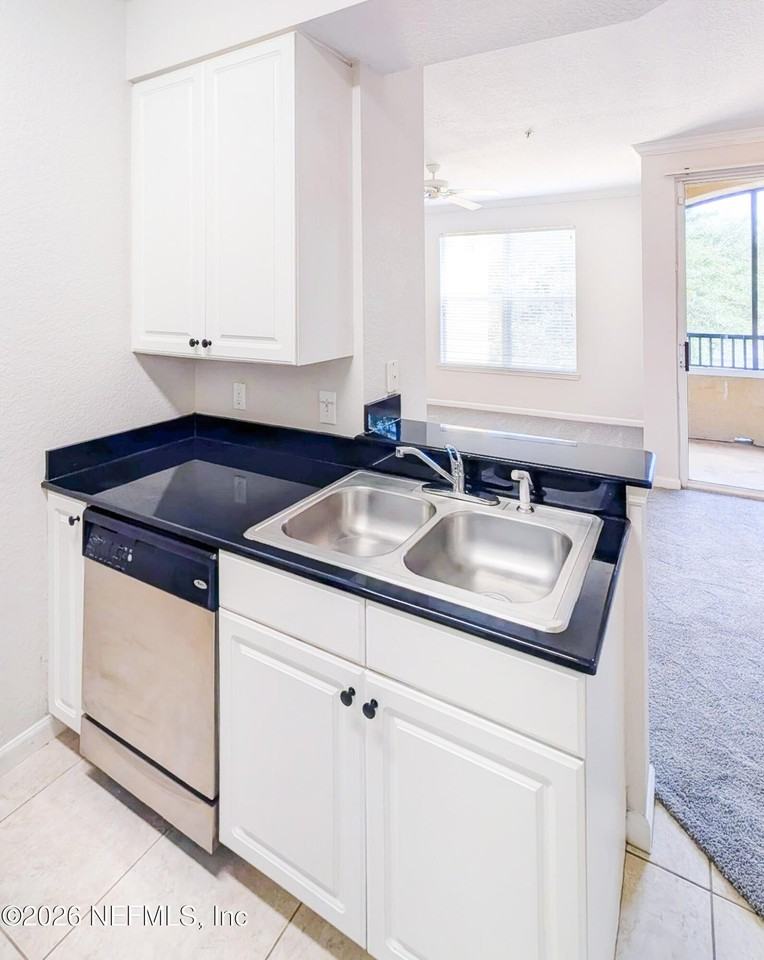 8539 Gate Pkwy W #1525 - Photo 6 of 25