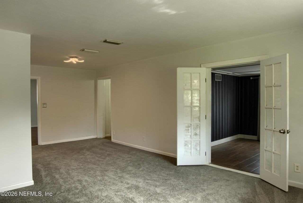 1370 Labelle St - Photo 3 of 27