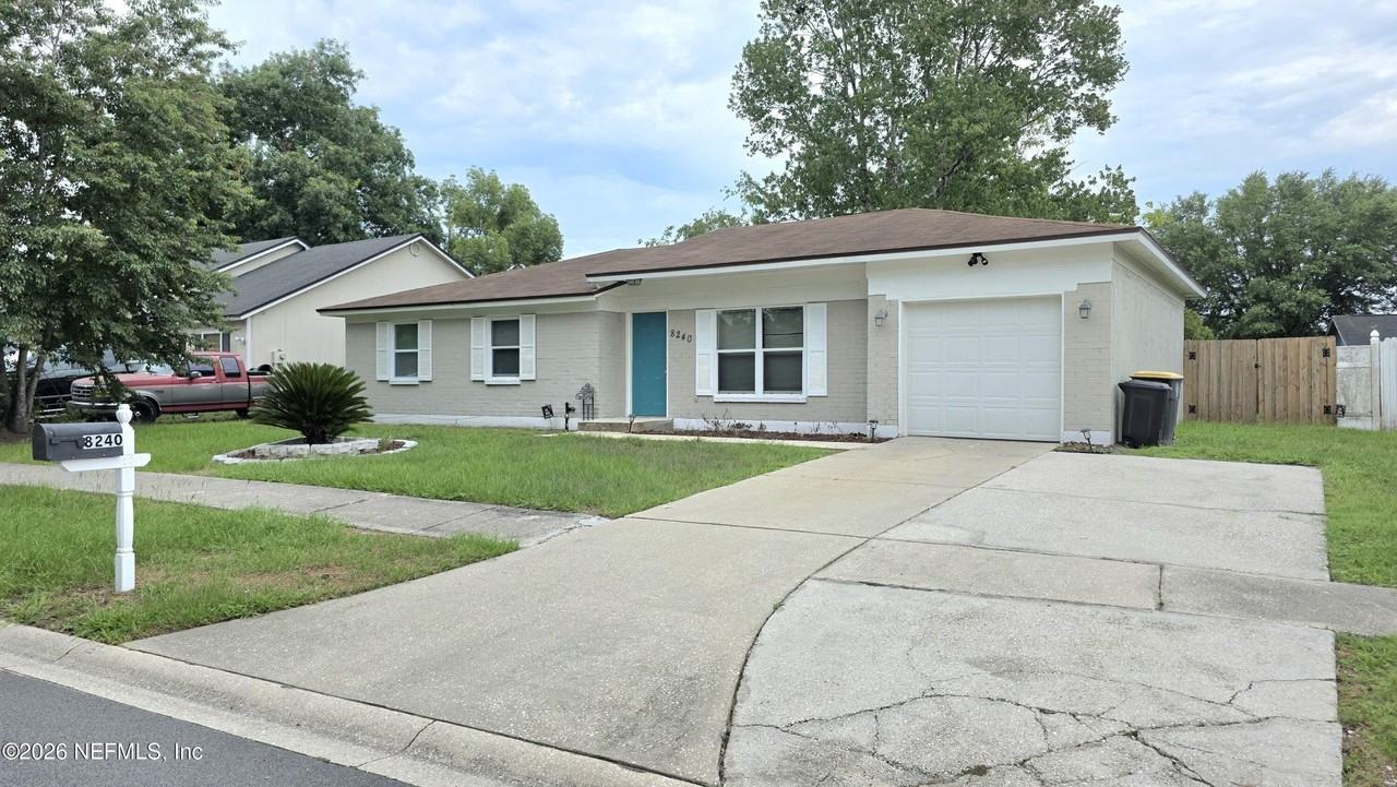 8240 Pear Rd - Photo 2 of 27