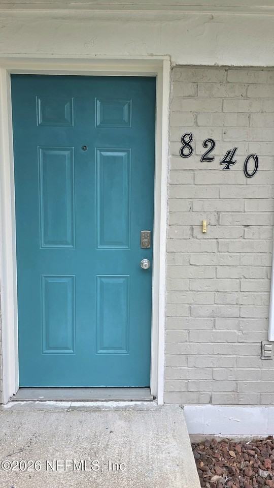 8240 Pear Rd - Photo 4 of 27