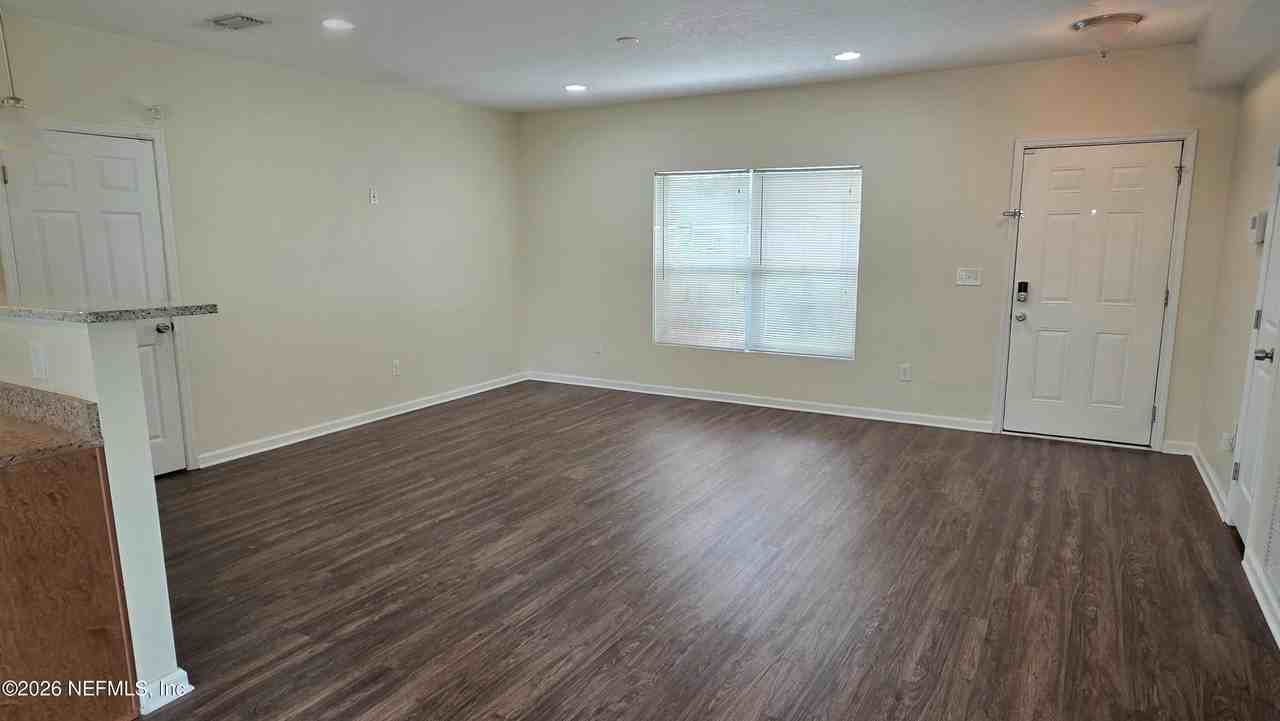 8240 Pear Rd - Photo 7 of 27