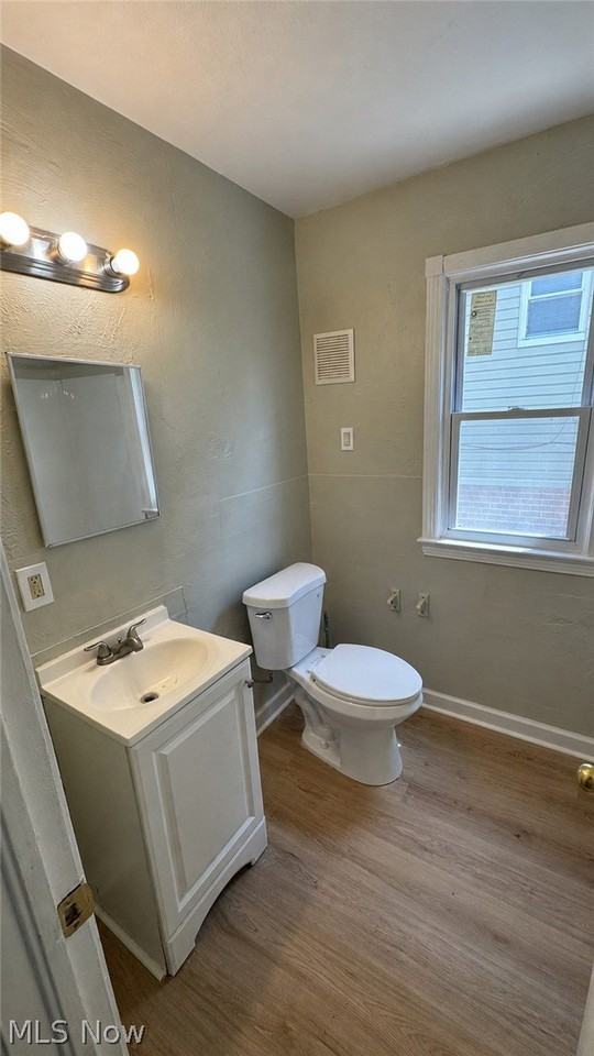 11825 Avon Ave - Photo 7 of 9