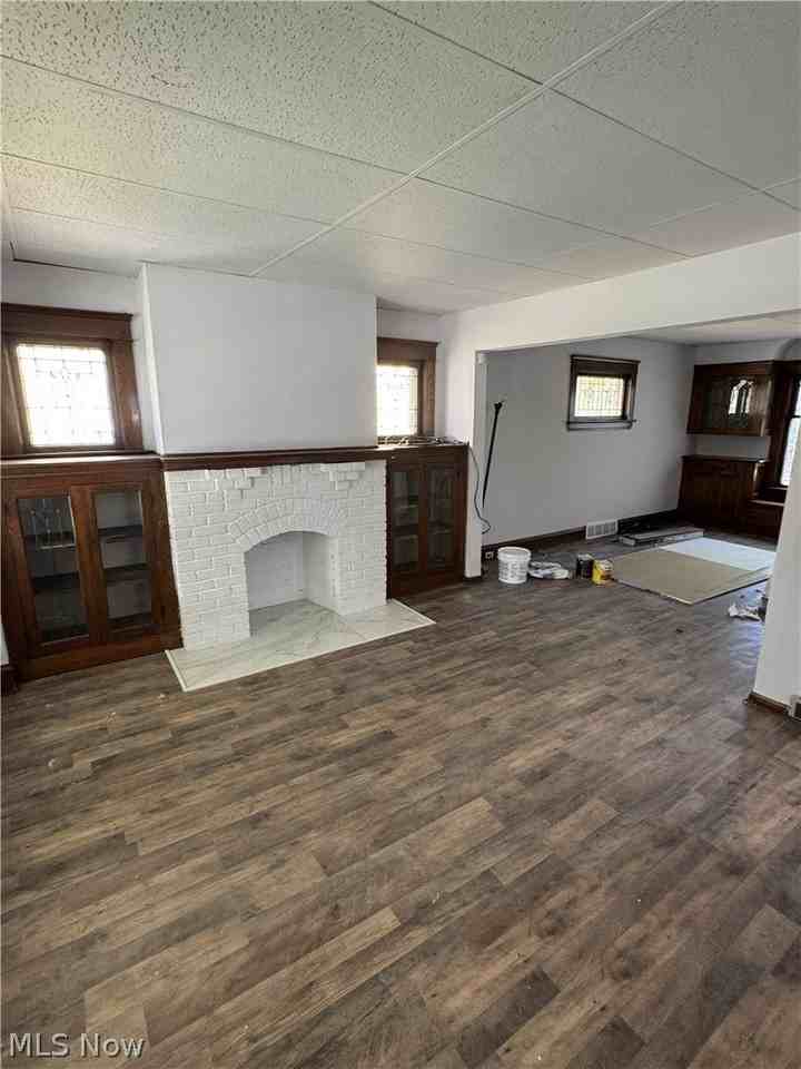 9409 Empire Ave - Photo 2 of 9