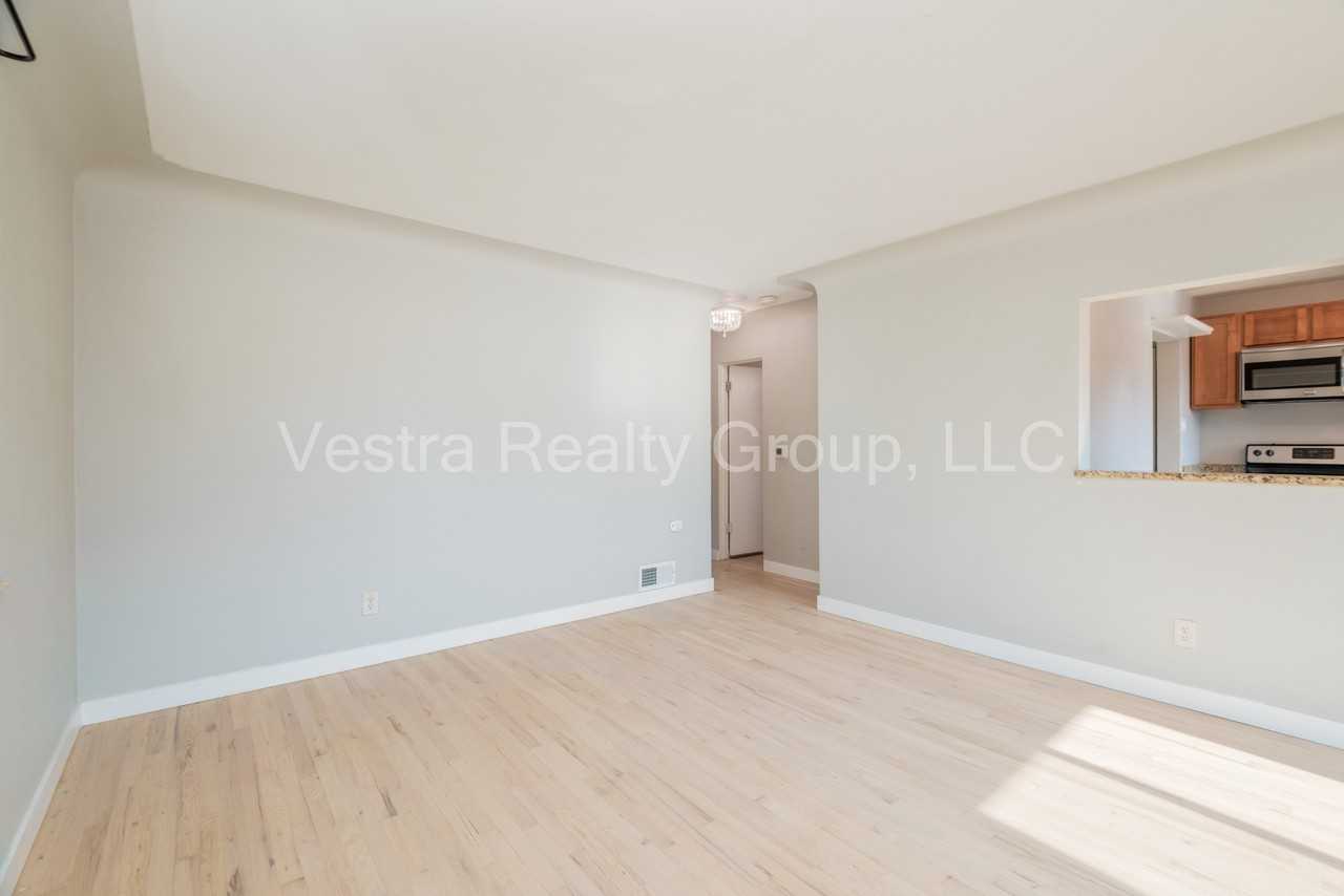 3680 Grape St - Photo 4 of 21