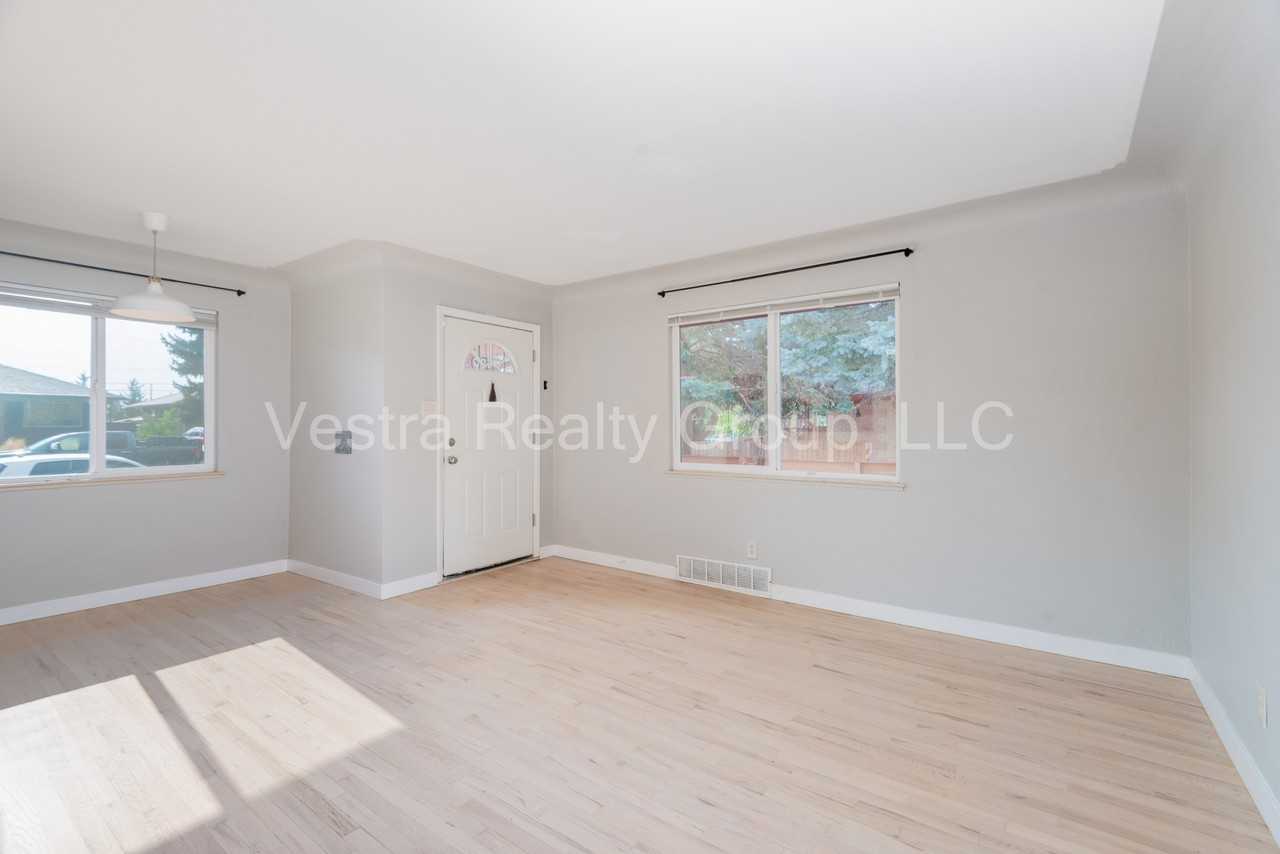 3680 Grape St - Photo 6 of 21