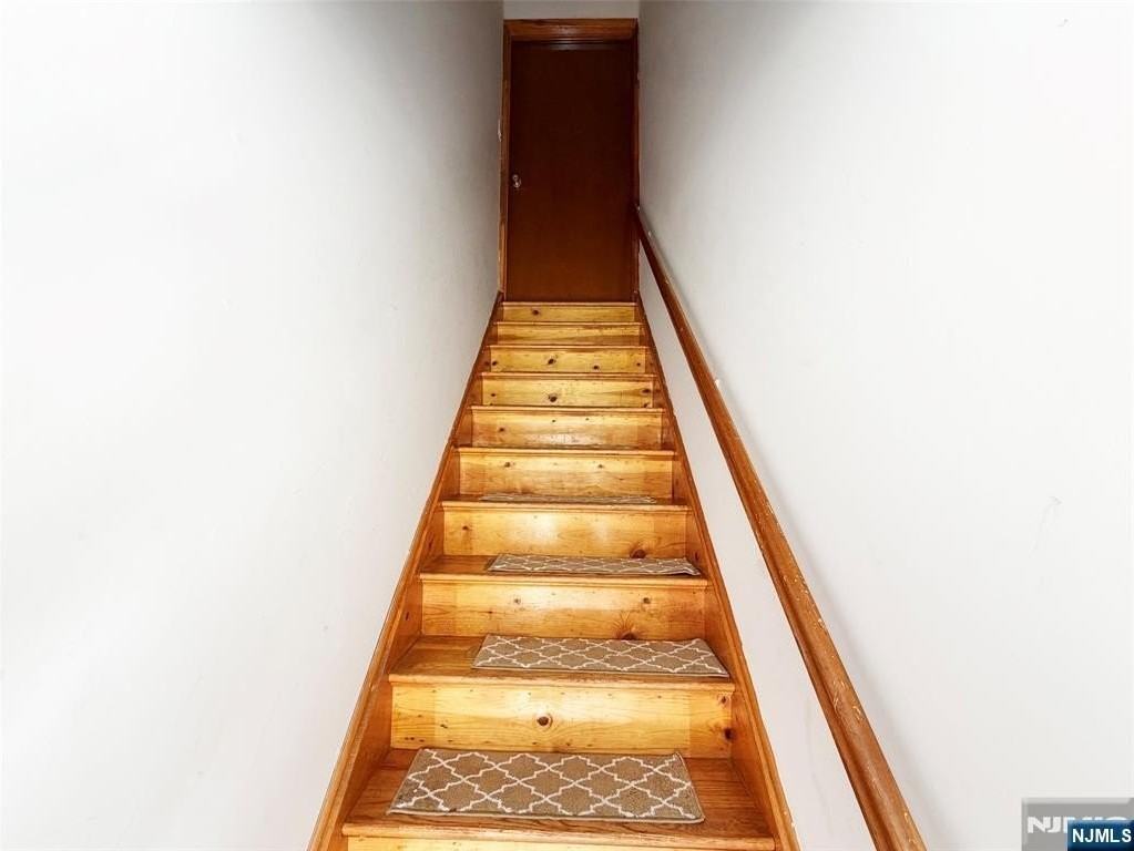 121 E Edsall Ave #2ndFL - Photo 4 of 13