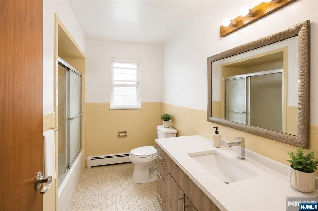 121 E Edsall Ave #2ndFL - Photo 7 of 13