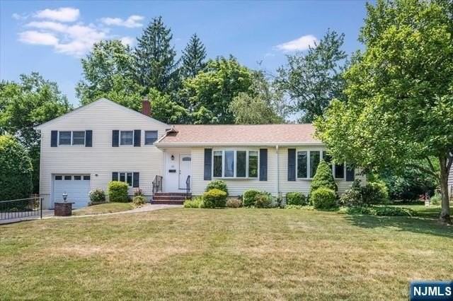 26 Garret Pl - Photo 2 of 38