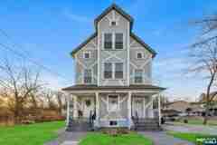 152 Washington Ave #A - Photo 1 of 1