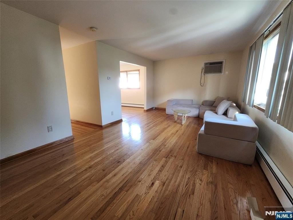 34 Hilton St - Photo 2 of 15