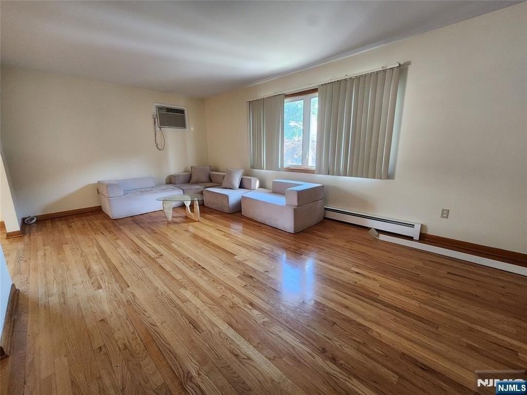 34 Hilton St - Photo 3 of 15
