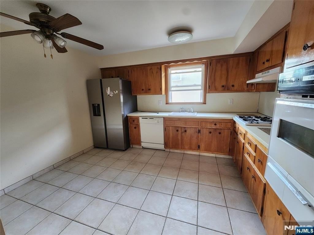 34 Hilton St - Photo 7 of 15