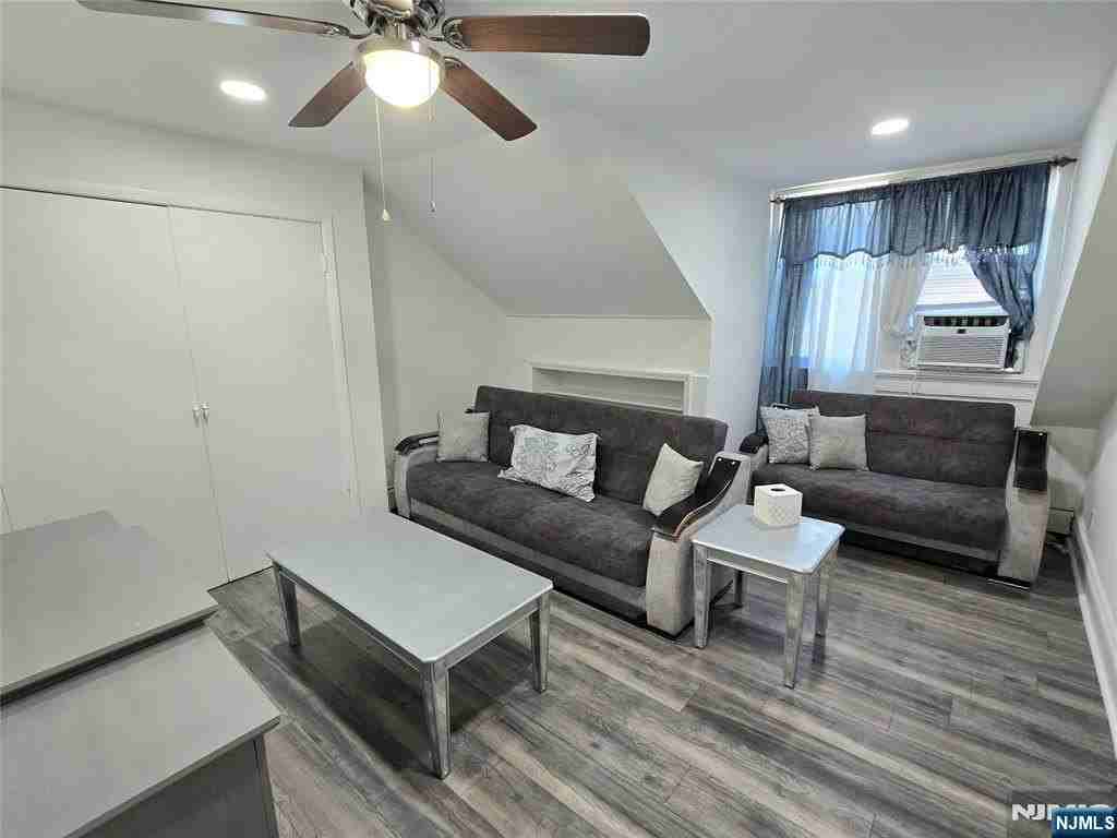 356 Pacific St #3 - Photo 5 of 13