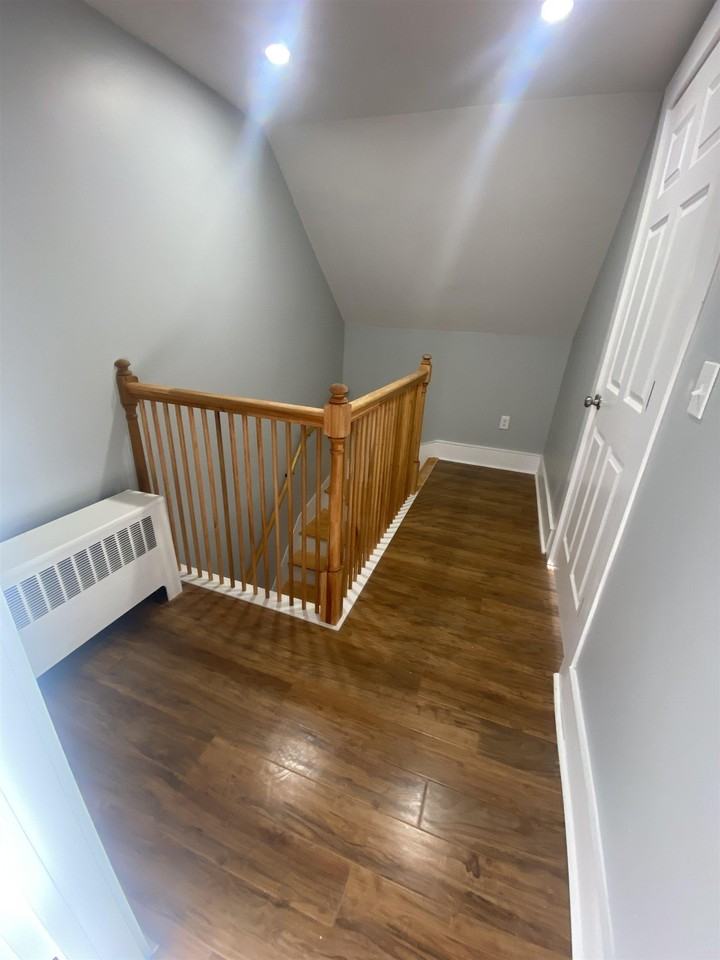 27 Elm St #B - Photo 6 of 10
