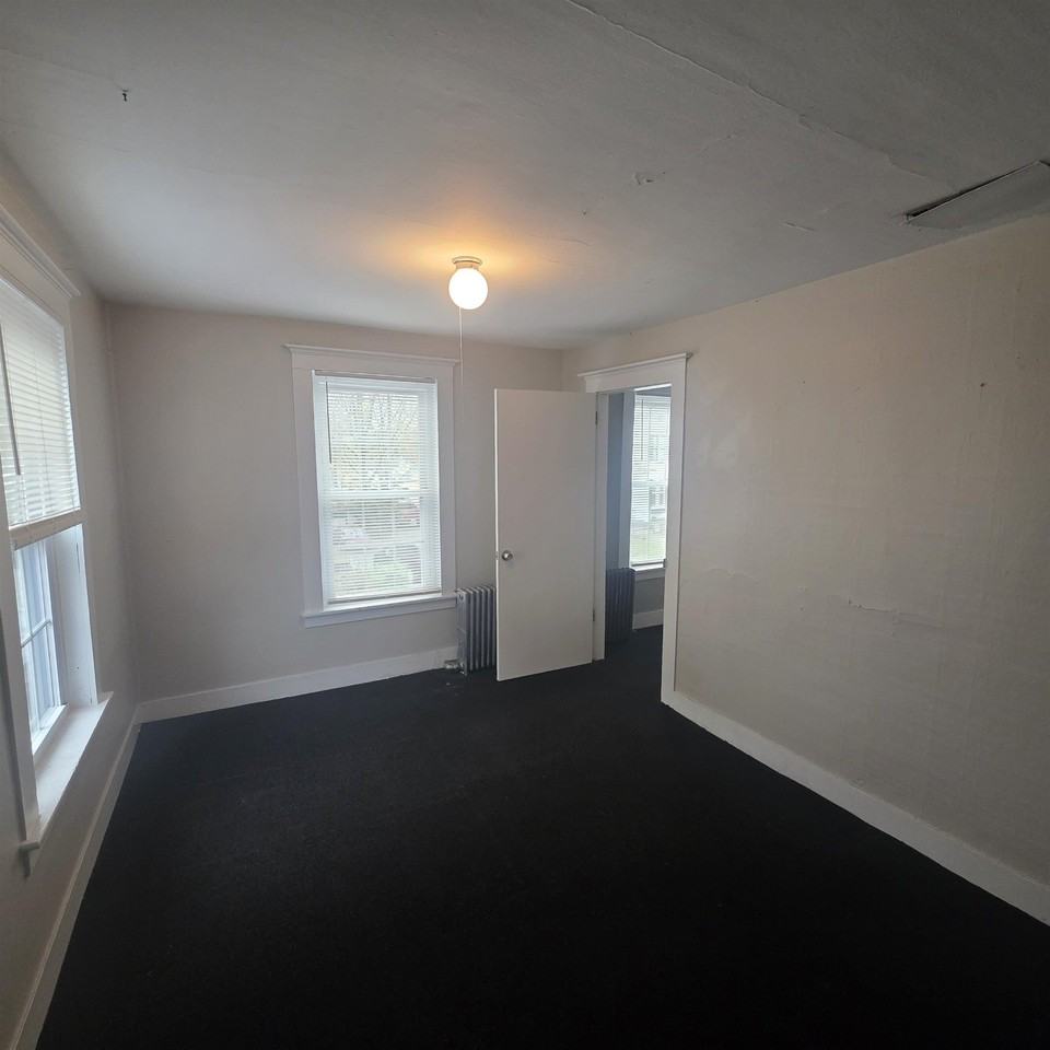 36 Prospect St - Photo 4 of 5