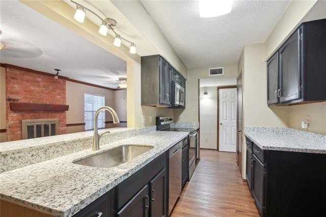 21 Brandon Hall Dr #B - Photo 7 of 14