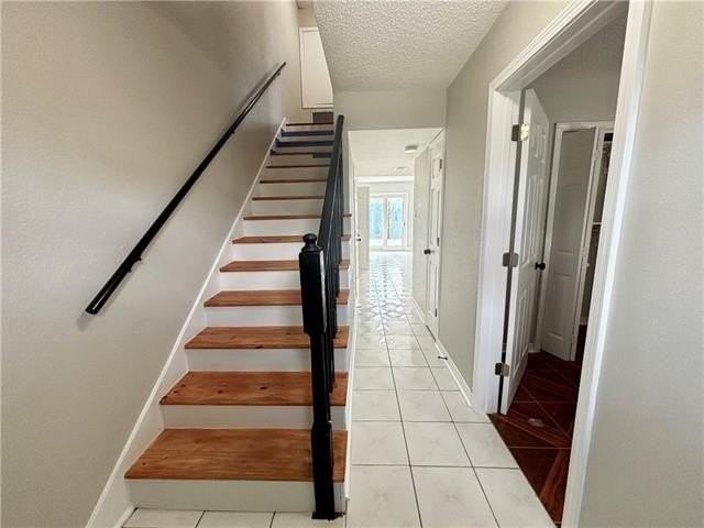 6628 Harbourview Dr - Photo 2 of 15