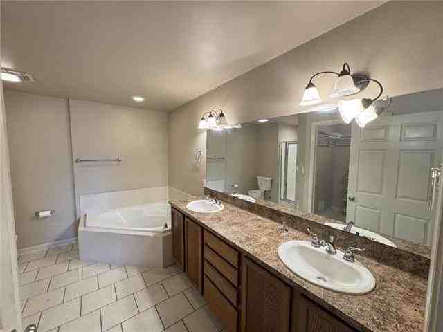204 S General Pershing St - Photo 6 of 12