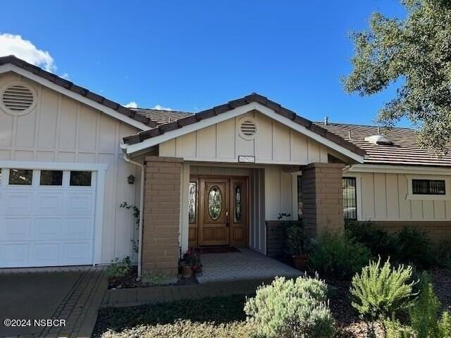 692 Hillside Dr - Photo 4 of 32