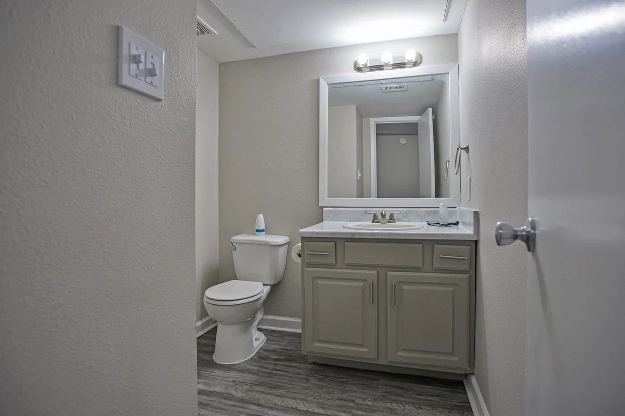 1200 W Taylor St - Photo 7 of 14