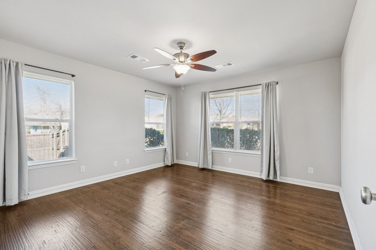 9363 Angora St - Photo 5 of 10
