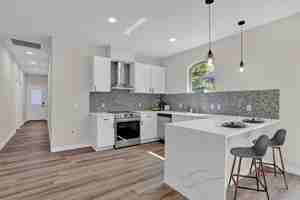 featured image of 705 E Hanna St