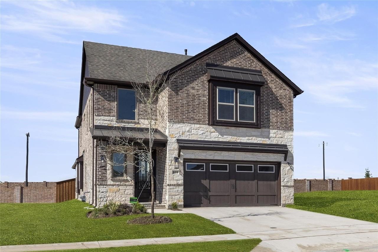 809 Meadow Spring Ln - Photo 2 of 27