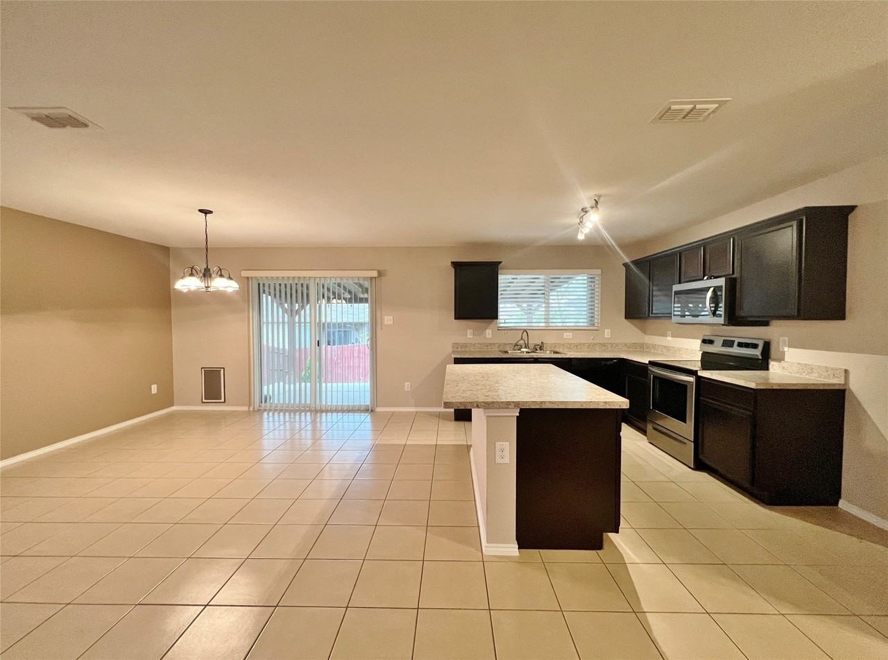 9925 Amaryllis Ln - Photo 5 of 20