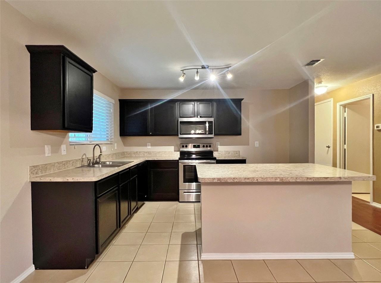 9925 Amaryllis Ln - Photo 7 of 20