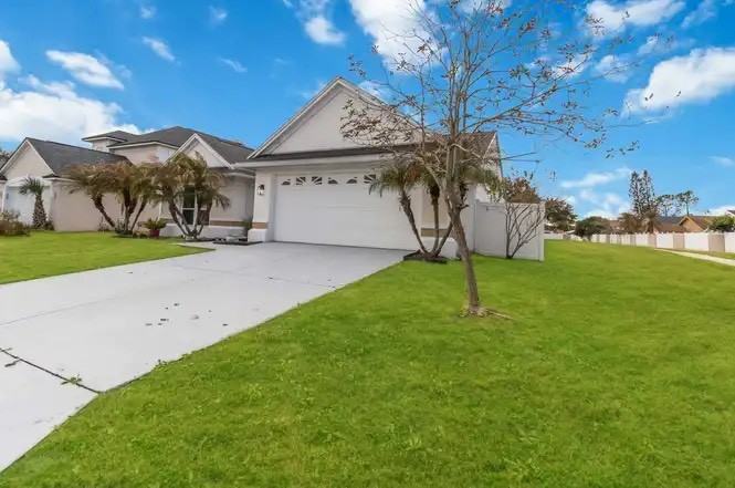 2706 Autumn Green Drive - Photo 3 of 25
