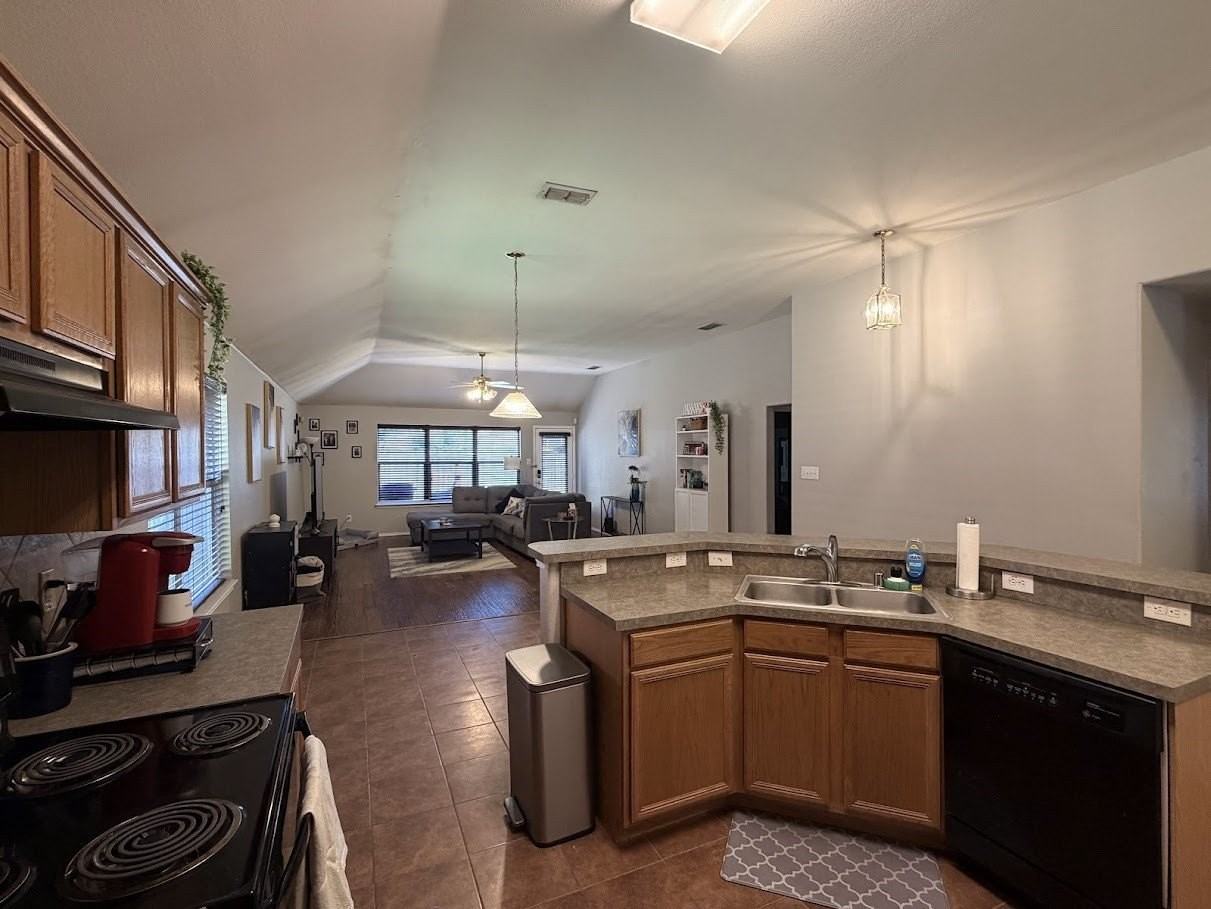 9120 Bedford Ln - Photo 5 of 24