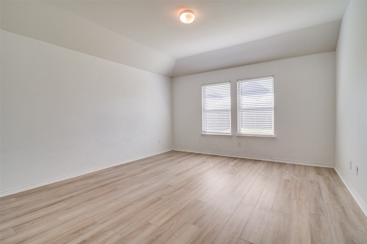 2124 Tulipwood Dr - Photo 5 of 14