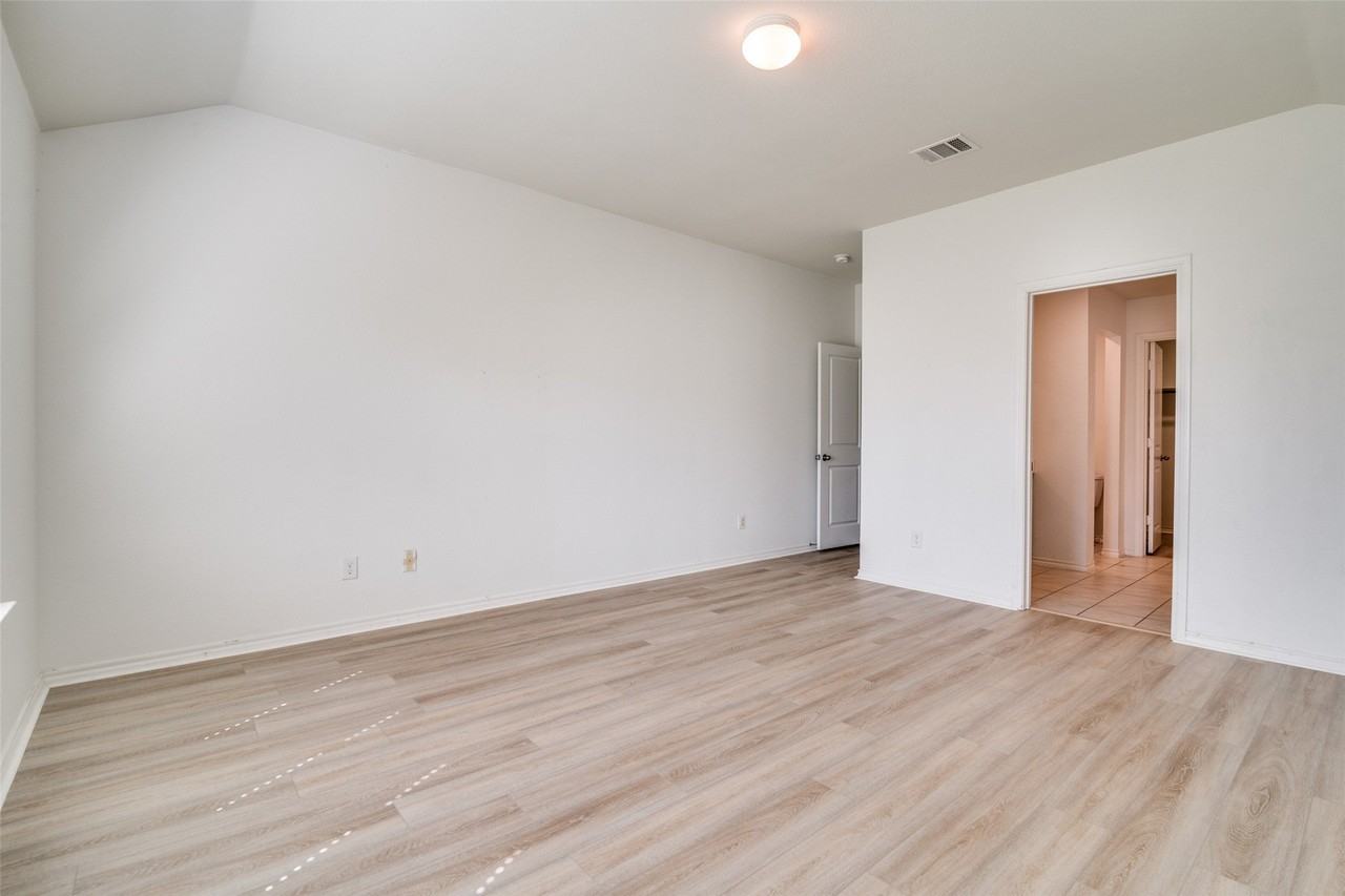 2124 Tulipwood Dr - Photo 6 of 14