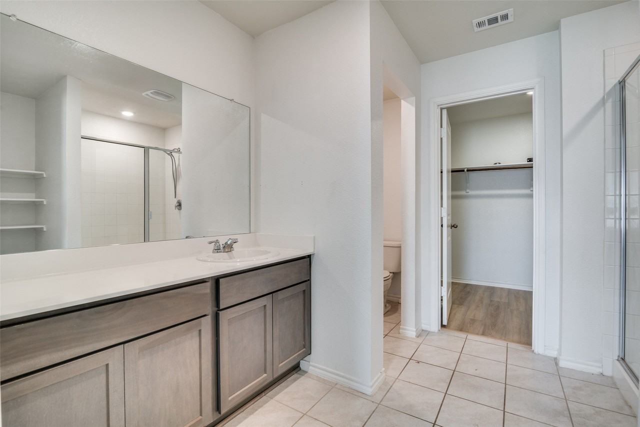 2124 Tulipwood Dr - Photo 7 of 14