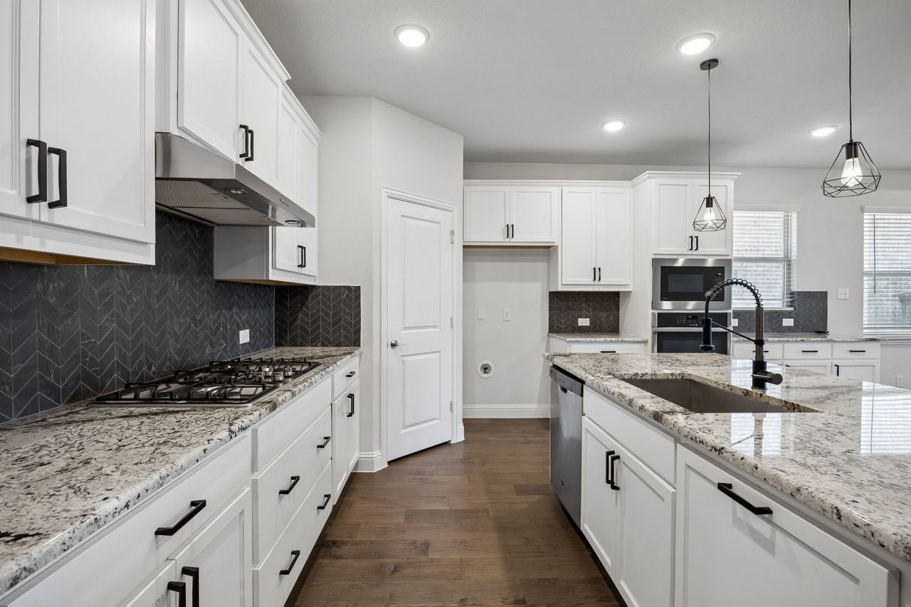 228 Glenwood Dr - Photo 4 of 27