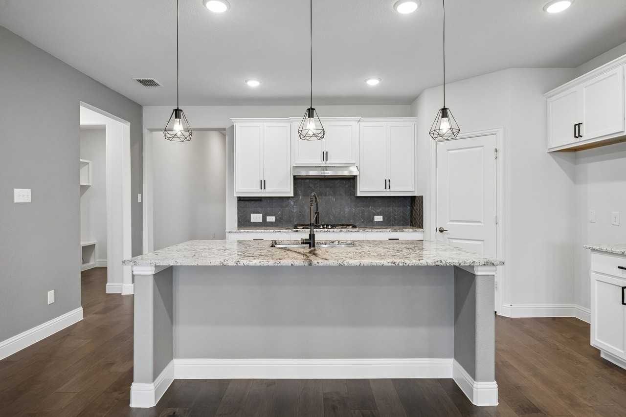 228 Glenwood Dr - Photo 5 of 27