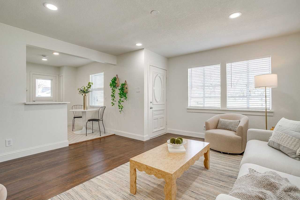 4413 Wellesley Ave - Photo 2 of 17