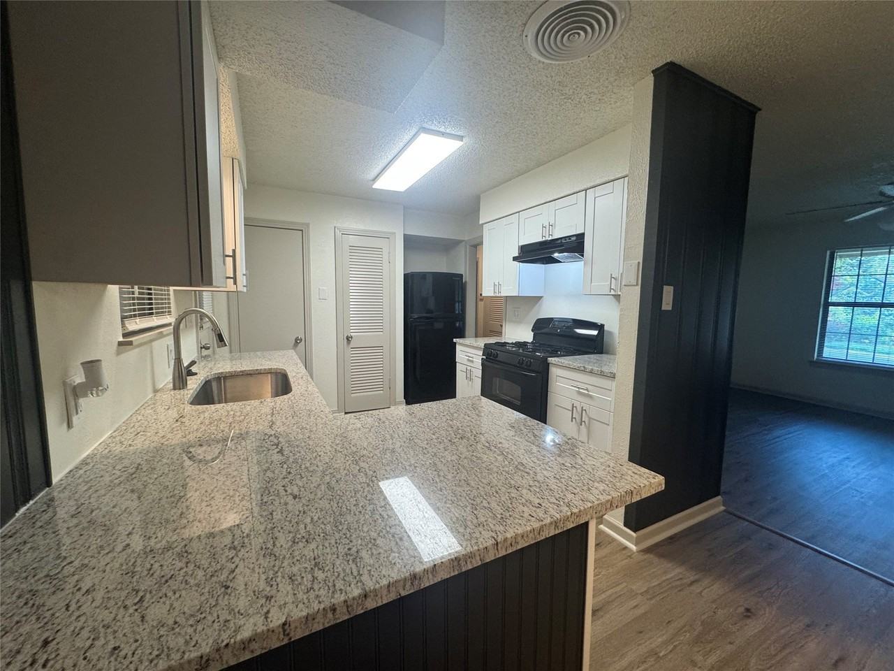 3731 Avenue M - Photo 4 of 19