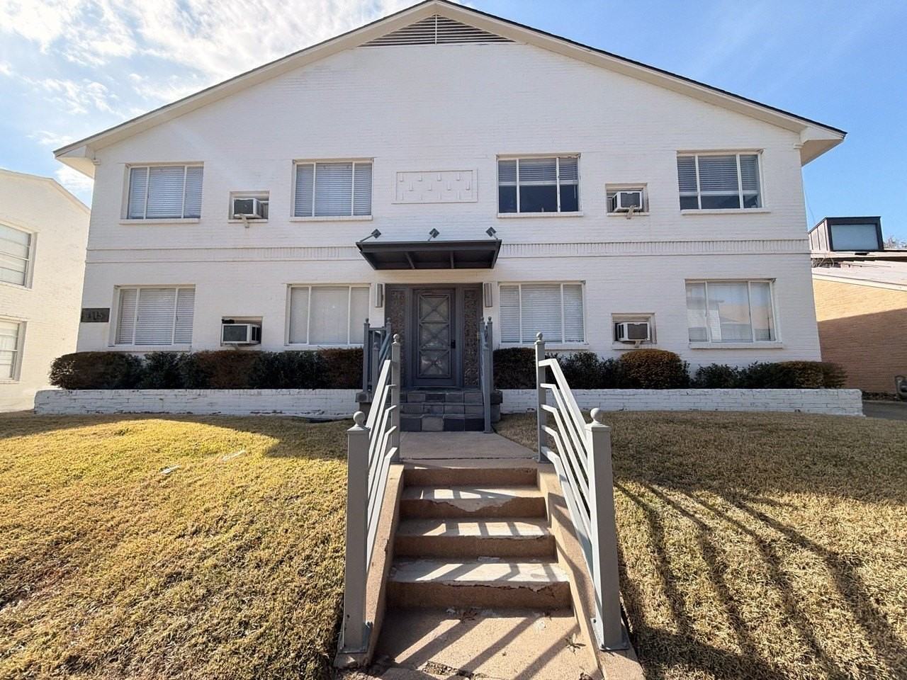 4115 Douglas Ave #203