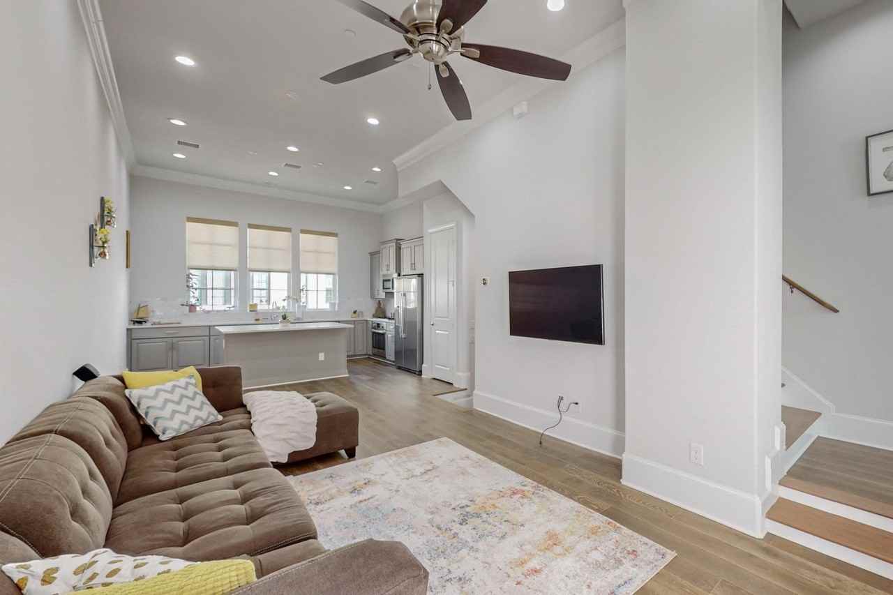638 Dalton Ln #802 - Photo 5 of 39