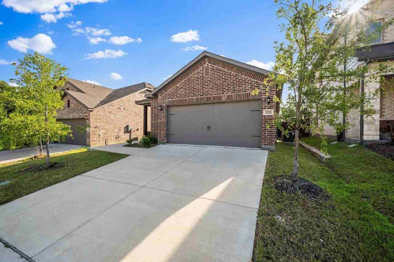 3211 Bedstraw Ln - Photo 3 of 39