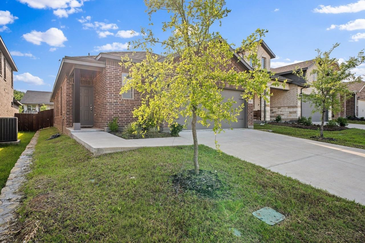 3211 Bedstraw Ln - Photo 4 of 39
