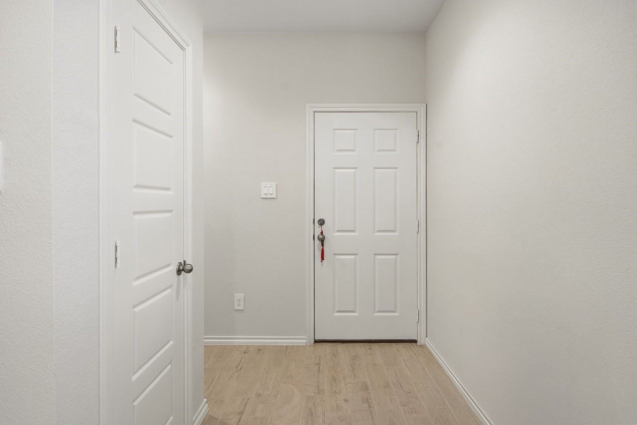 3211 Bedstraw Ln - Photo 6 of 39