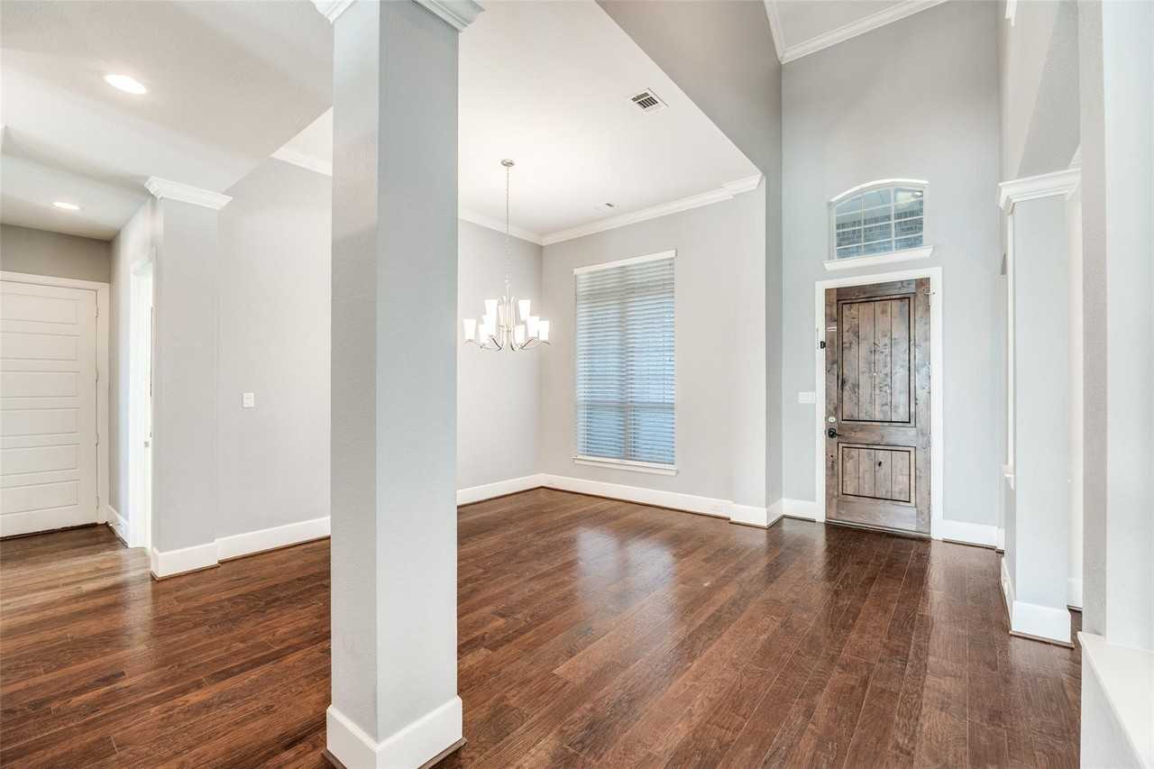 2035 Grassland Dr - Photo 2 of 36