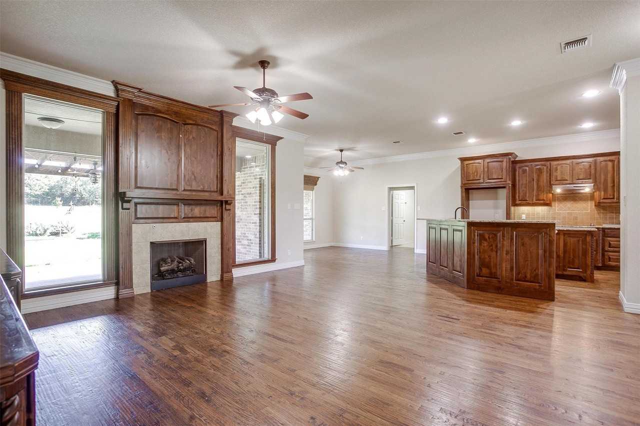 3301 County Road 530b - Photo 7 of 21