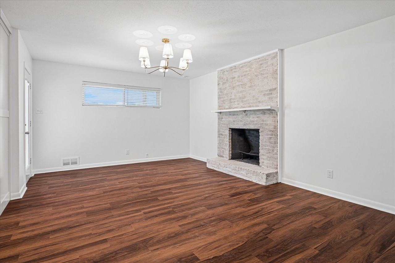 202 Joe White St - Photo 7 of 30