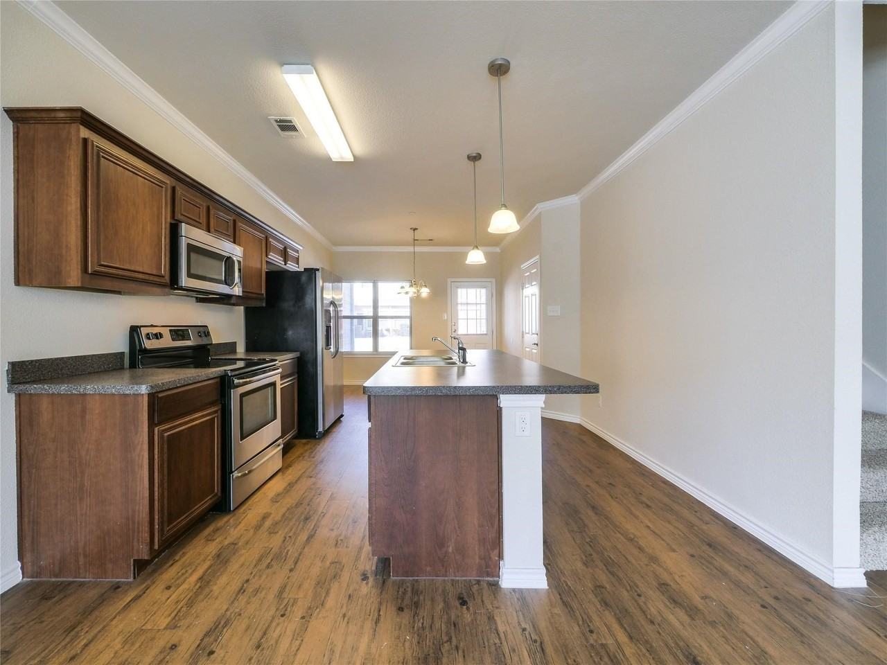 5409 Dolores Pl - Photo 5 of 32