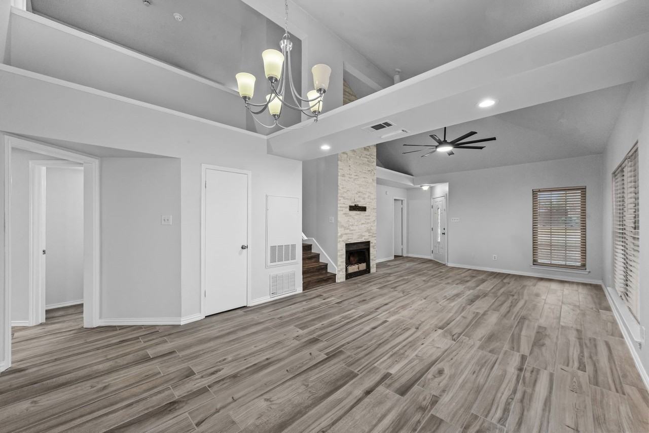 2906 Menlo Park Ln - Photo 4 of 24