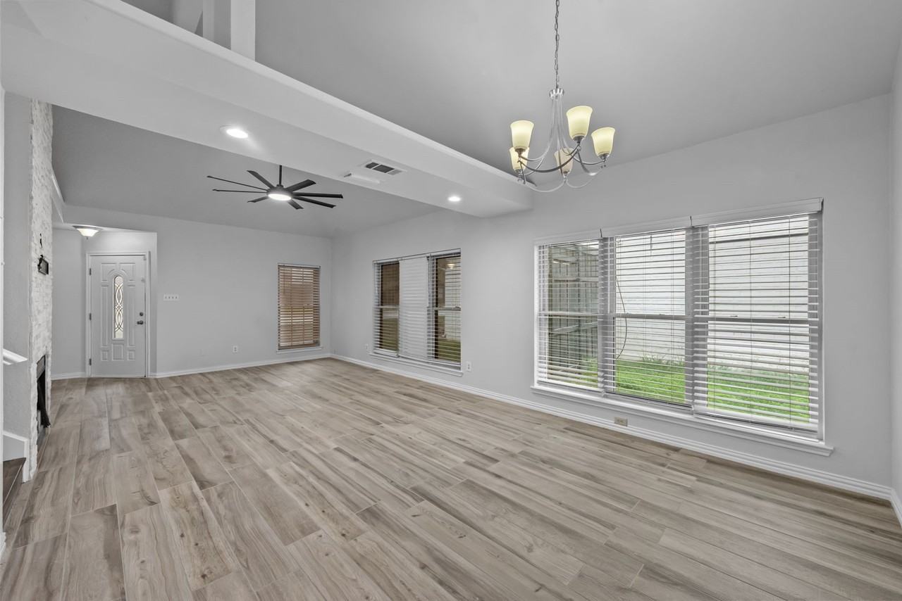 2906 Menlo Park Ln - Photo 5 of 24