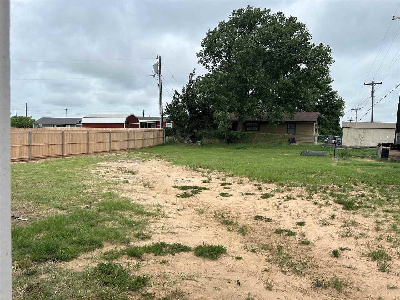 602 Clear Creek Ct - Photo 3 of 28